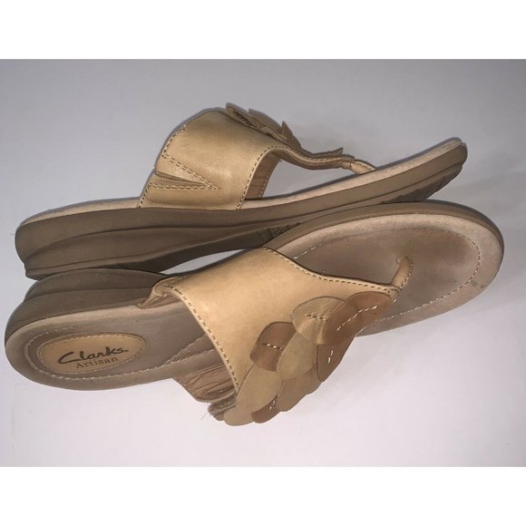 Clarks Artisan Petal Leaf Leather Flip Flop Sandals Sz 9 Tan Brown FLAW - Picture 6 of 12